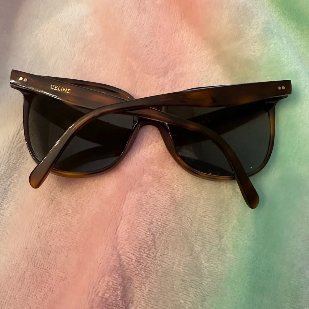 Celine - Picture 2 of 3